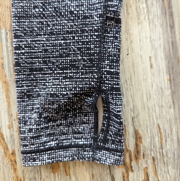 Lululemon Melodic Movement Long Sleeve Women's 2 - Picture 6 of 8